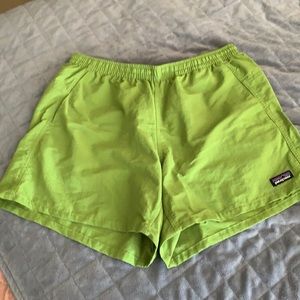 Patagonia Baggies 5” inseam Supply Green M